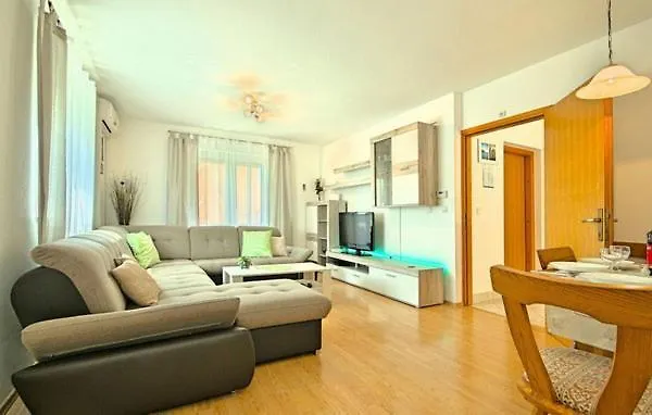 House Nevenka Διαμέρισμα Nova Vas
